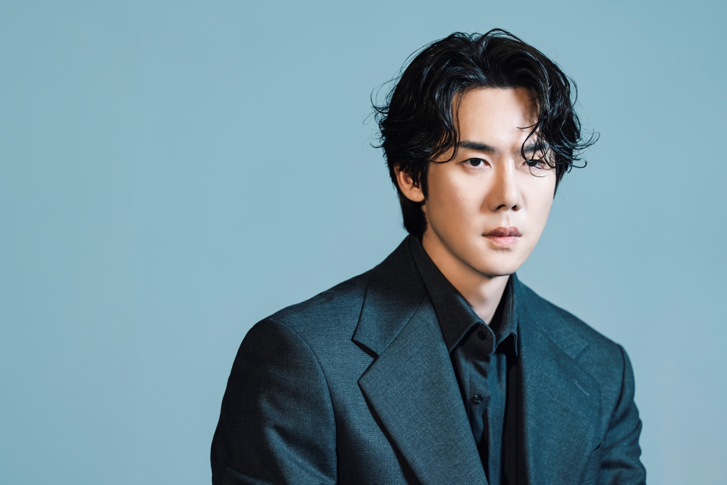 Yoo Yeon-seok at a promotional shoot for Liar