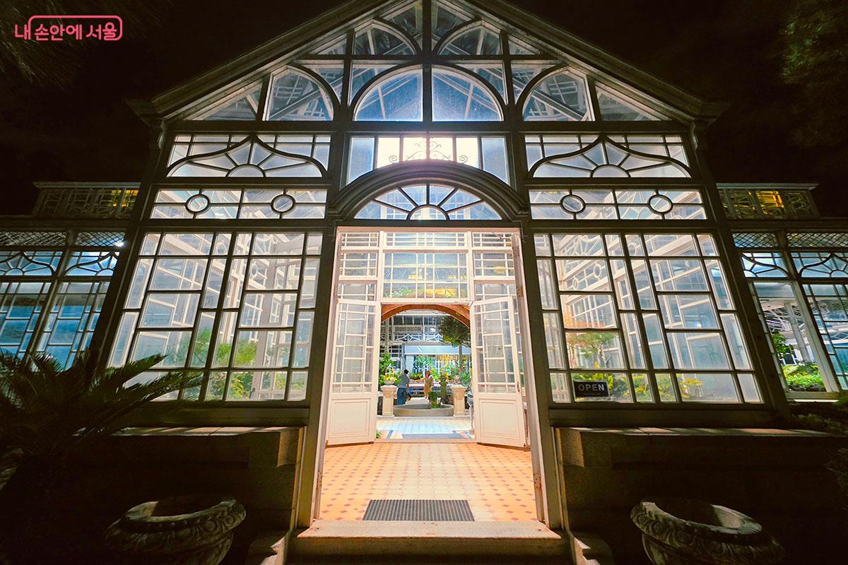 Exterior of the Grand Greenhouse