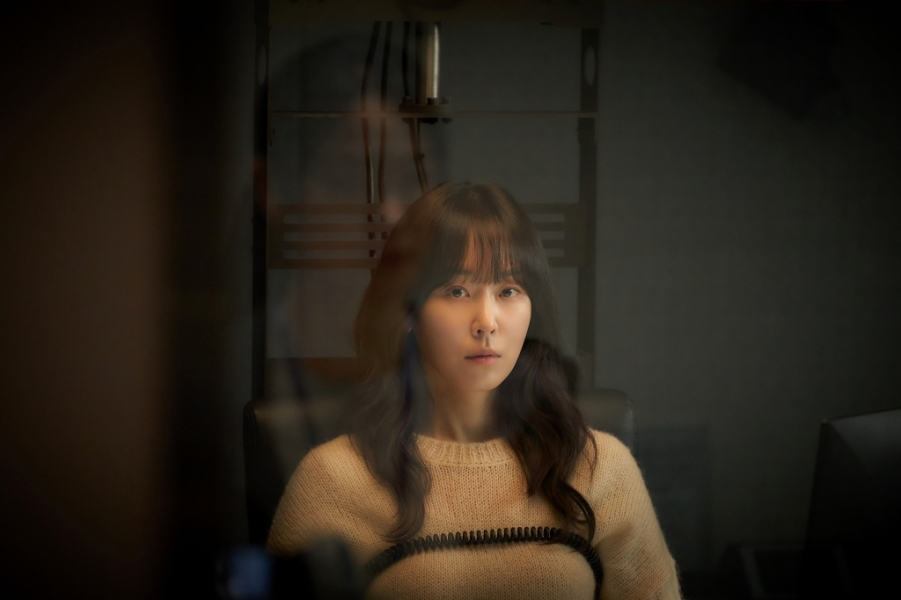 Kang Ji-seon in conversation